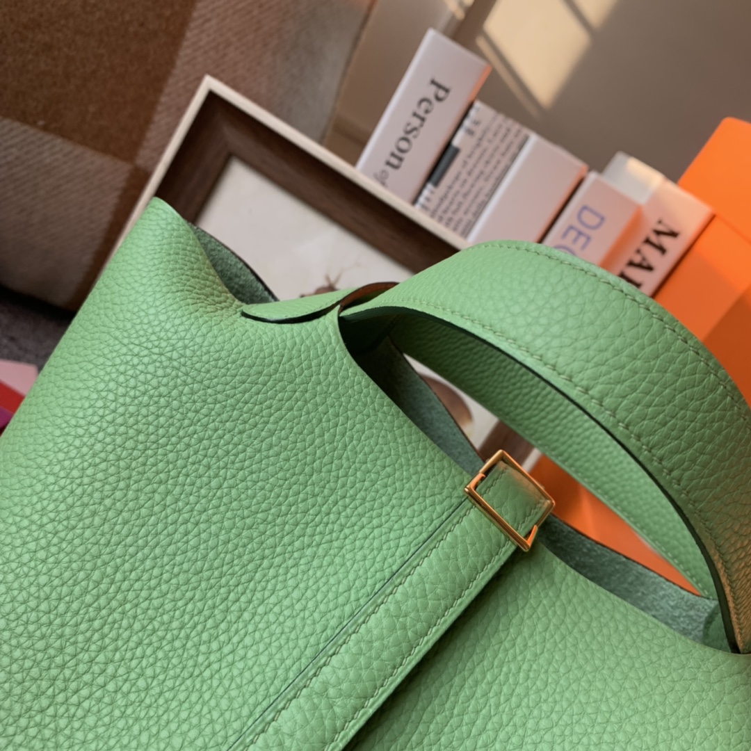 에르메스 피코탄18 아보카도그린 금장 끌레망스 가죽